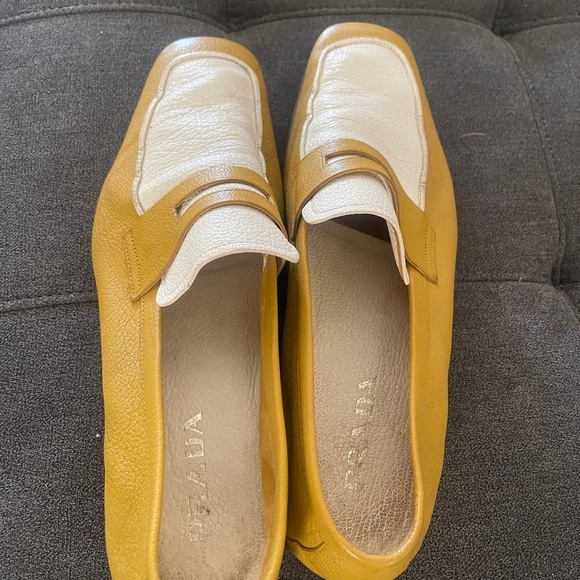 Prada mustard and white loafers - Picture 7 of 7